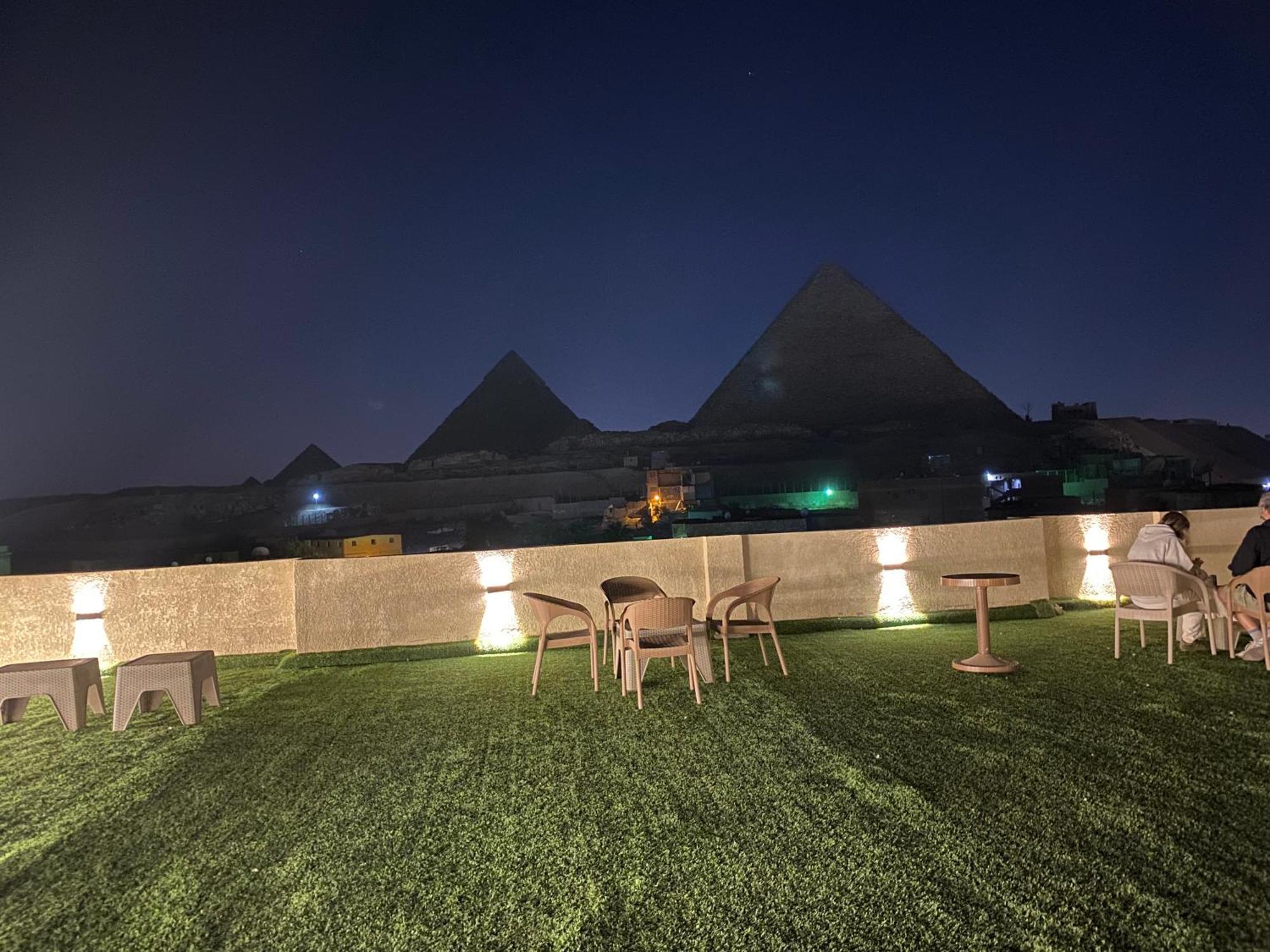 Isis Pyramids View Inn Kafret el-Gabal Exteriör bild