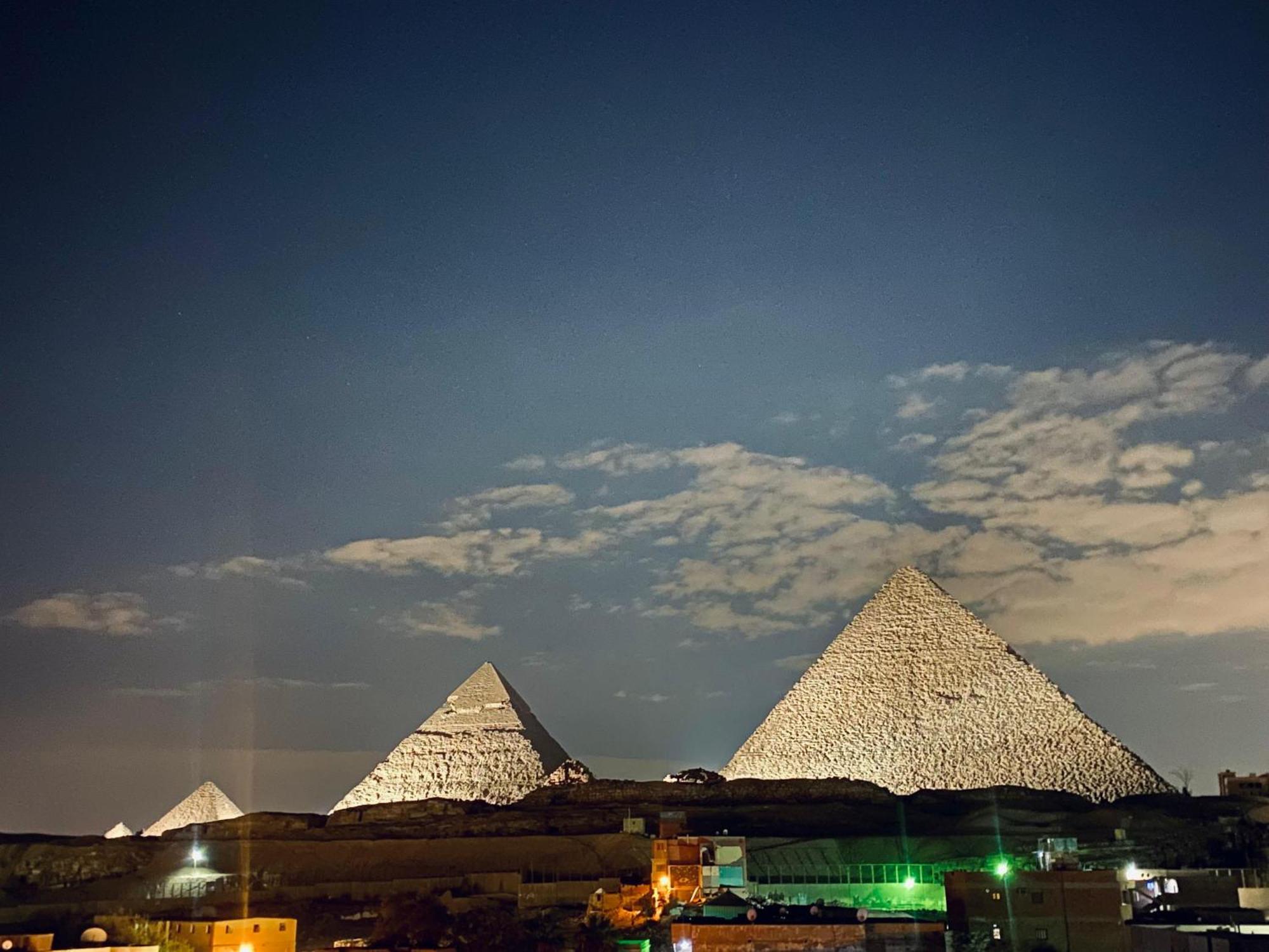 Isis Pyramids View Inn Kafret el-Gabal Exteriör bild