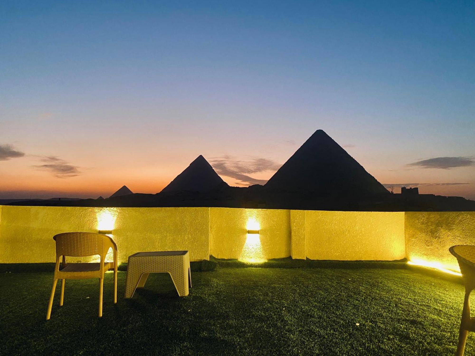 Isis Pyramids View Inn Kafret el-Gabal Exteriör bild